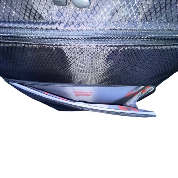 It Luggage Black Nylon With Telescopic Handle World’s Lightest Rolling Luggage - Picture 11 of 15